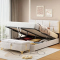 Lit plateforme tapissé avec pouf de rangement